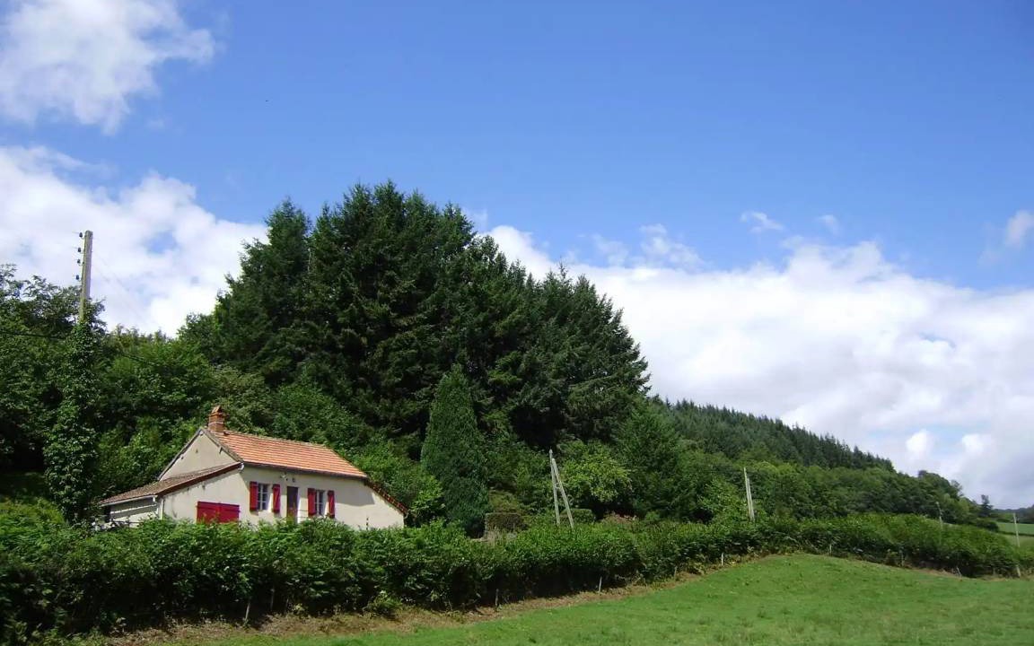 Photo of Others in Larochemillay