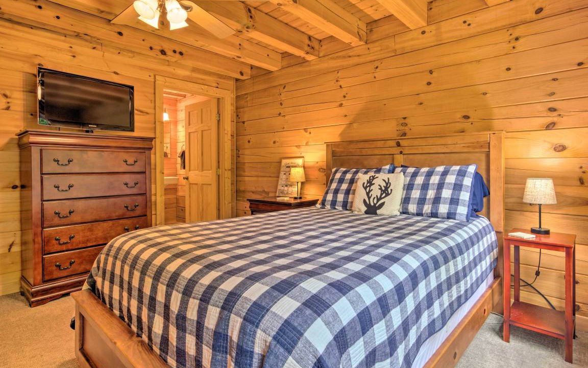 Photo of Bedroom in Lake Lure