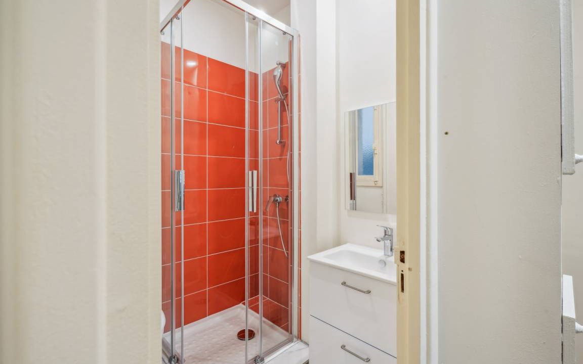 Photo of Bathroom in Quartier de l'Ecole-Militaire