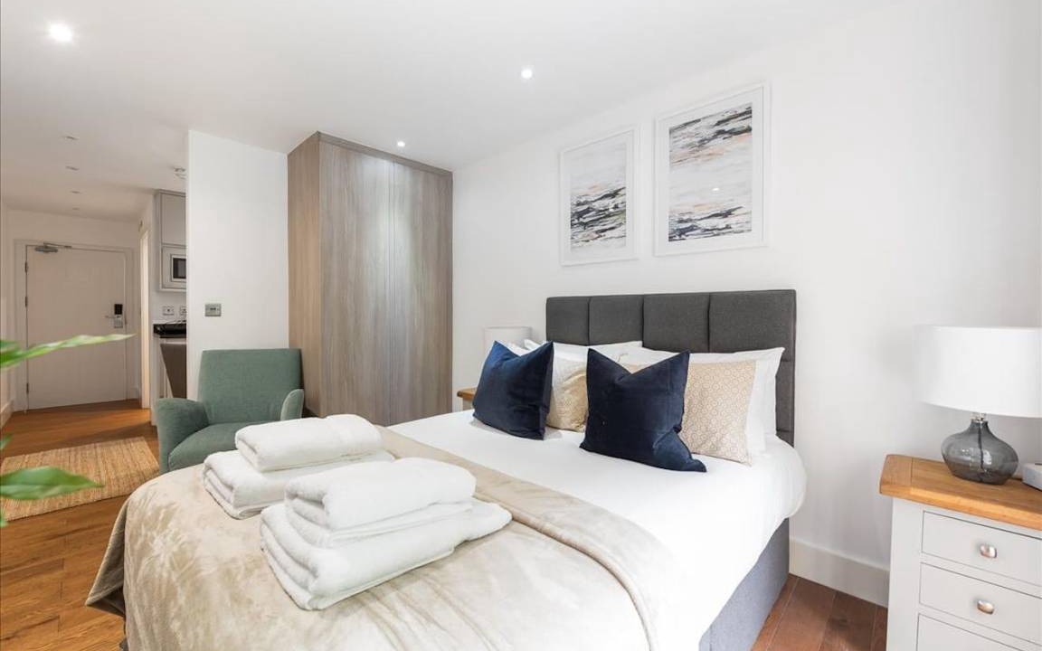 Photo of Bedroom in Lancaster Gate