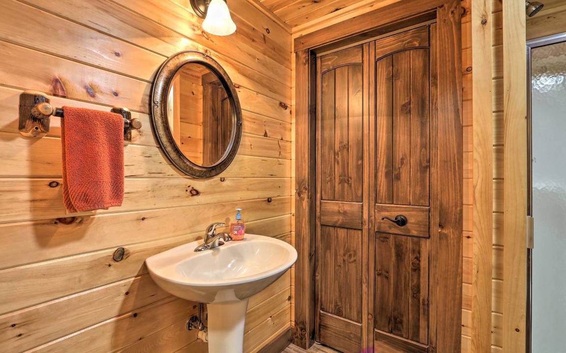 Photo of Bathroom in Logan