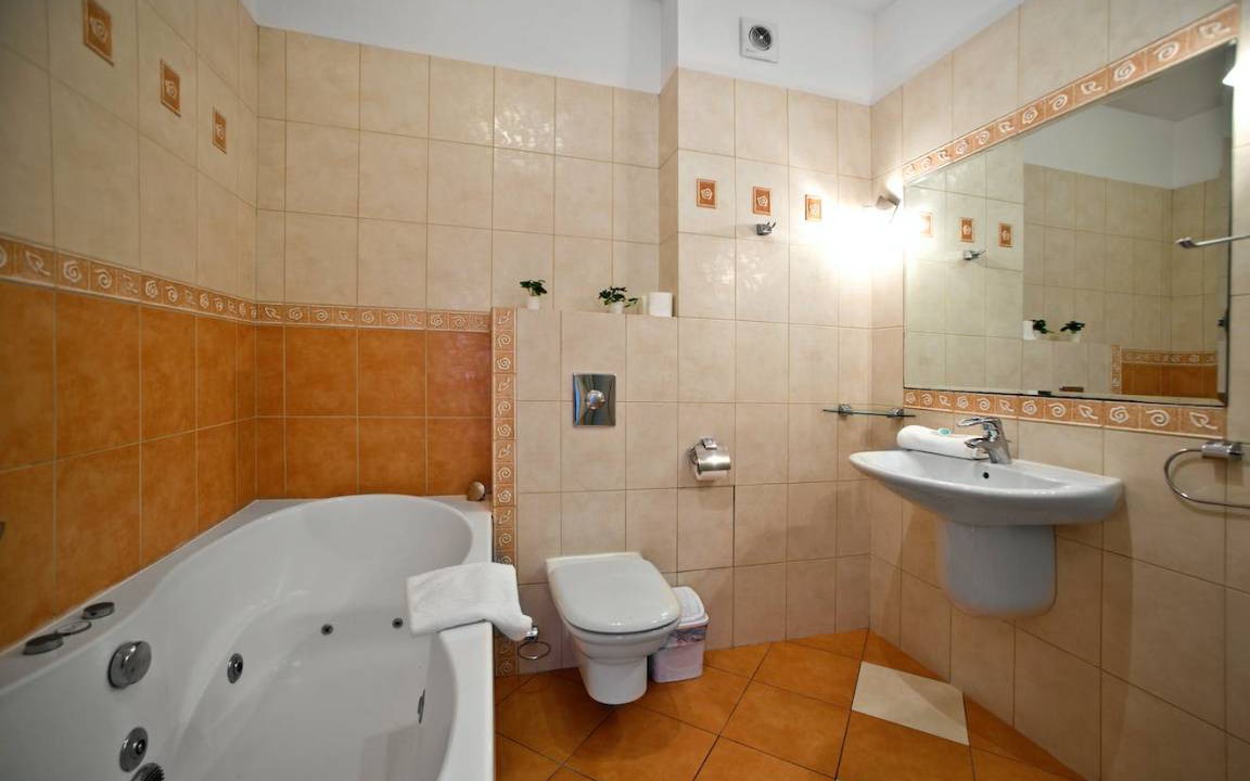 Photo of Bathroom in Marymount
