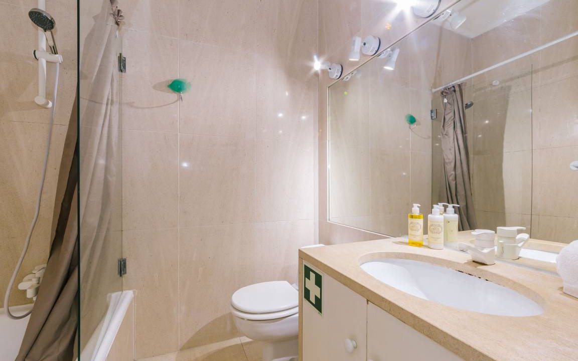 Photo of Bathroom in Estoril
