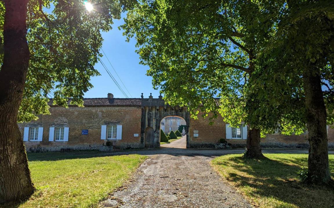 Photo of Buildings in Cherves-Richemont