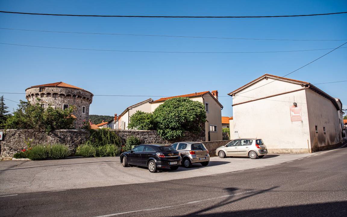 Photo of Others in Lokev