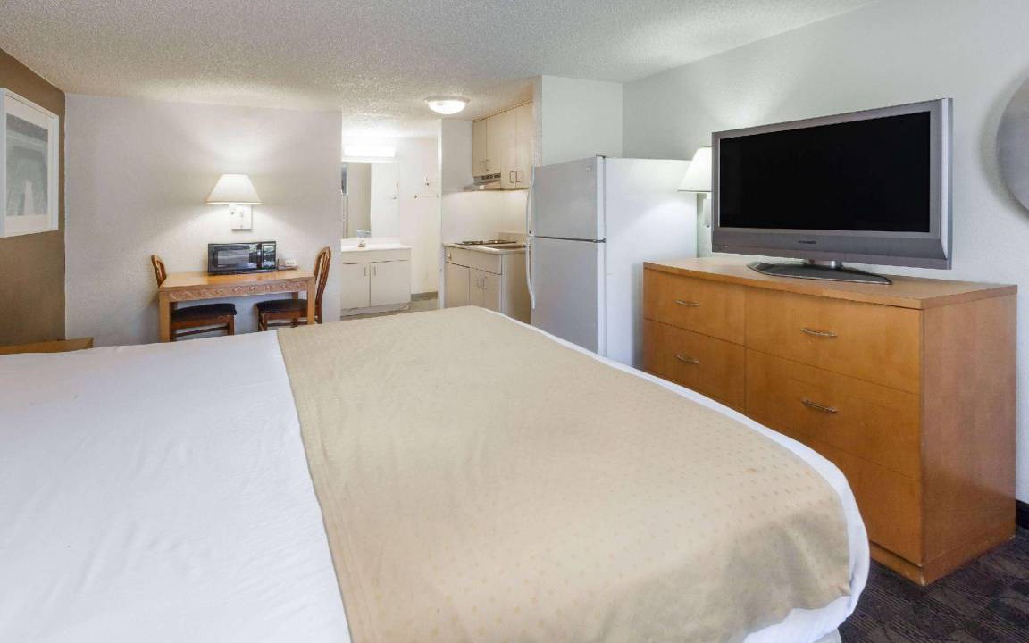 Photo of Bedroom in Flint