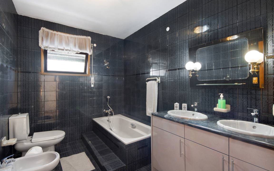 Photo of Bathroom in Rates