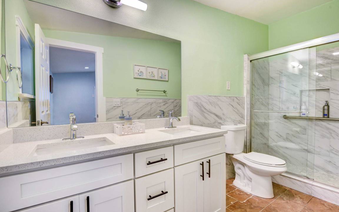 Photo of Bathroom in Bayou Oaks