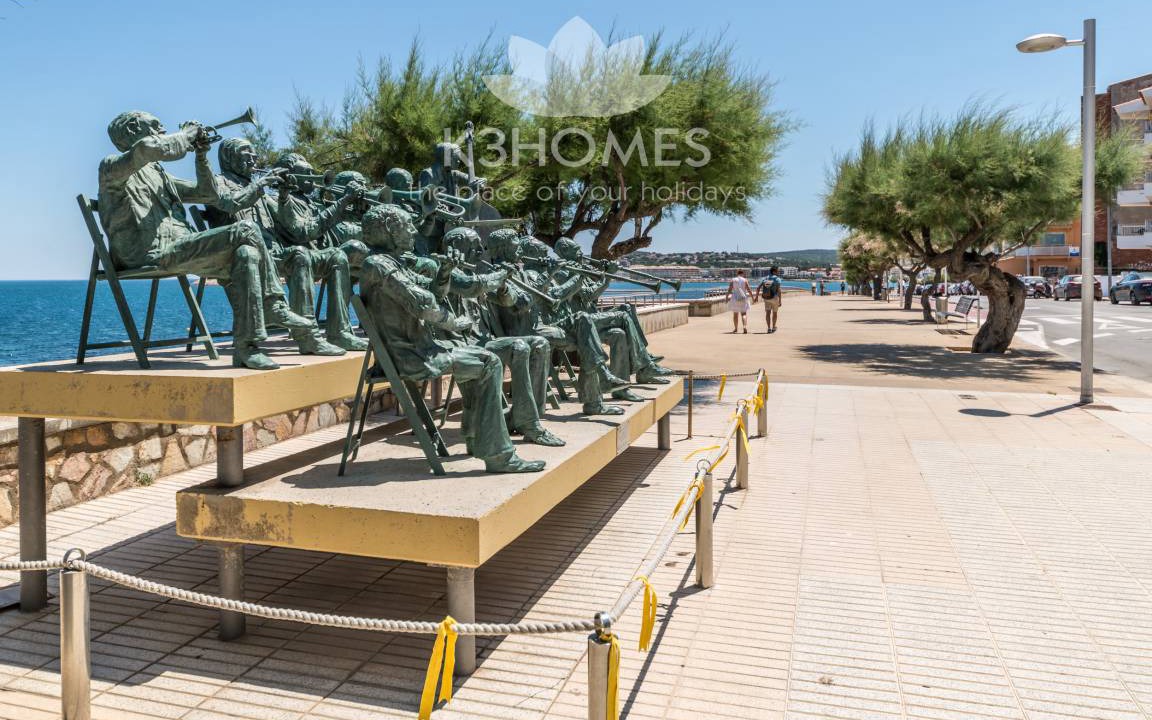 Photo of Others in L'Escala