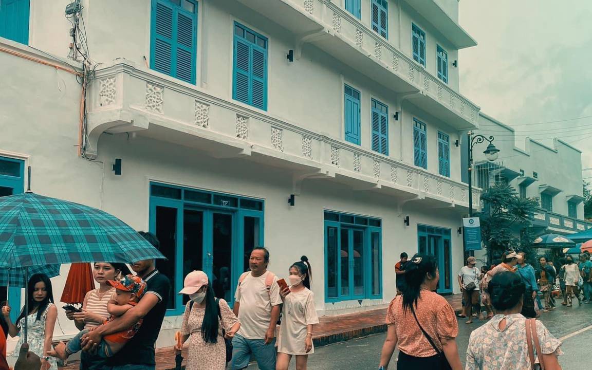 Photo of Human In Picture in Luang Prabang