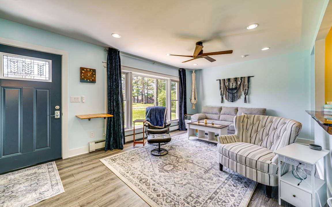 Photo of Livingroom in White Lake