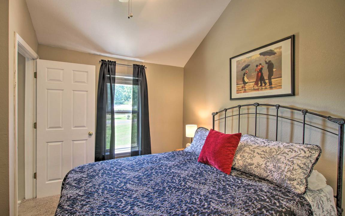 Photo of Bedroom in Ironton