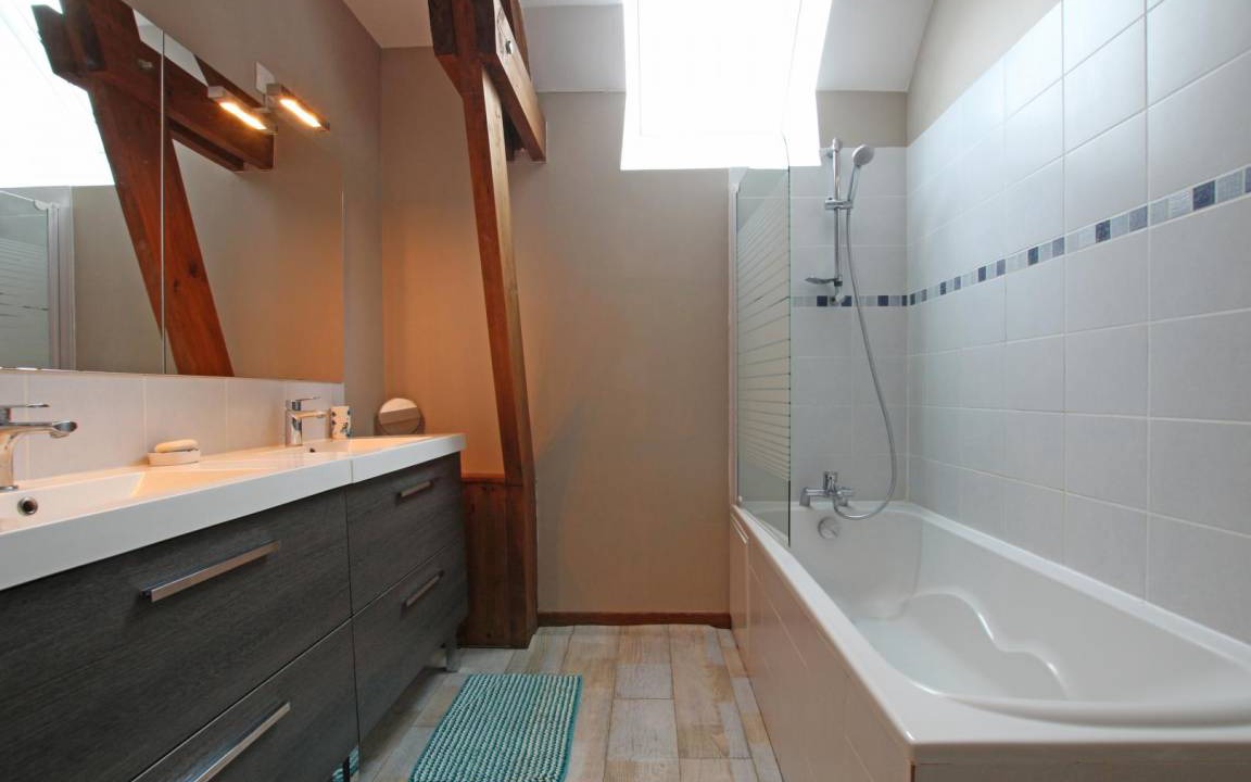 Photo of Bathroom in Feugeres
