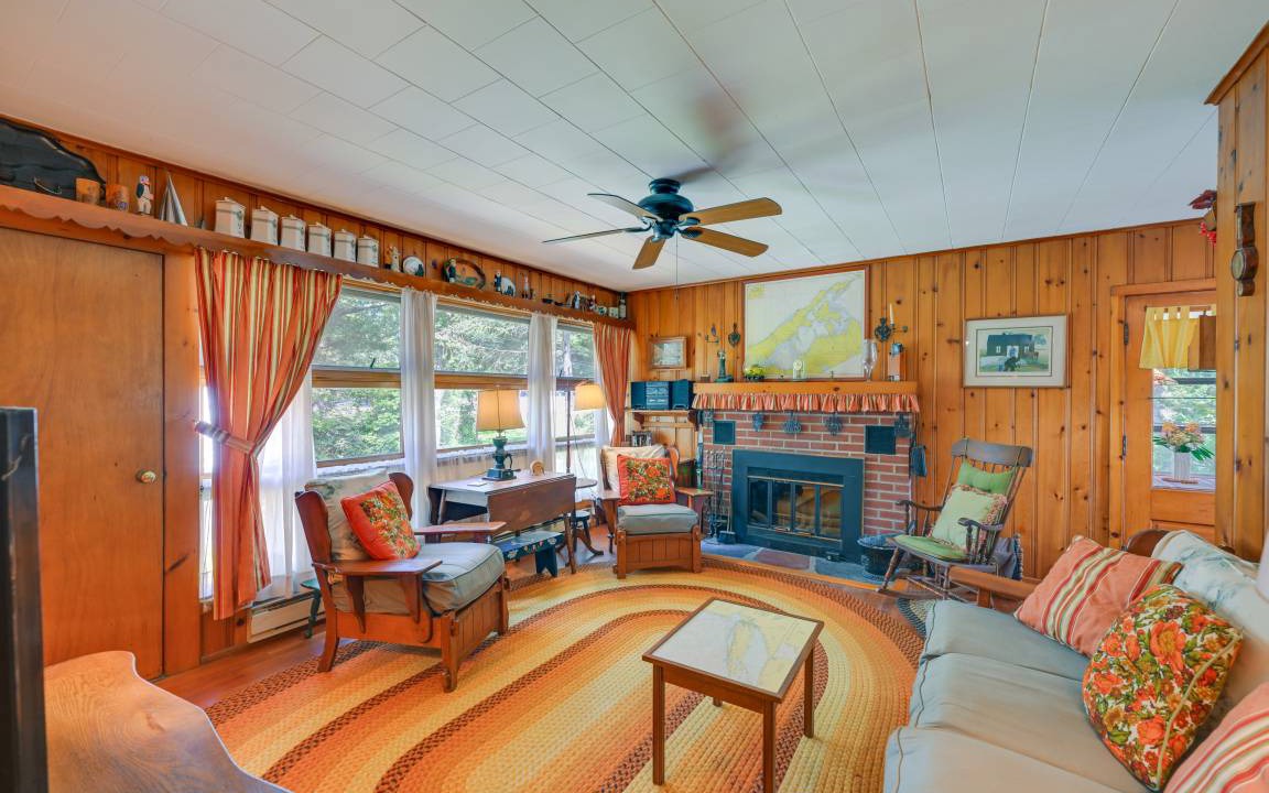 Photo of Livingroom in Cutchogue