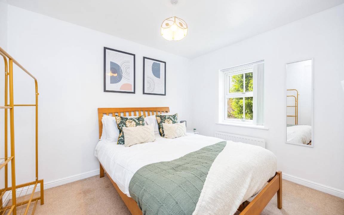 Photo of Bedroom in Langley Marish