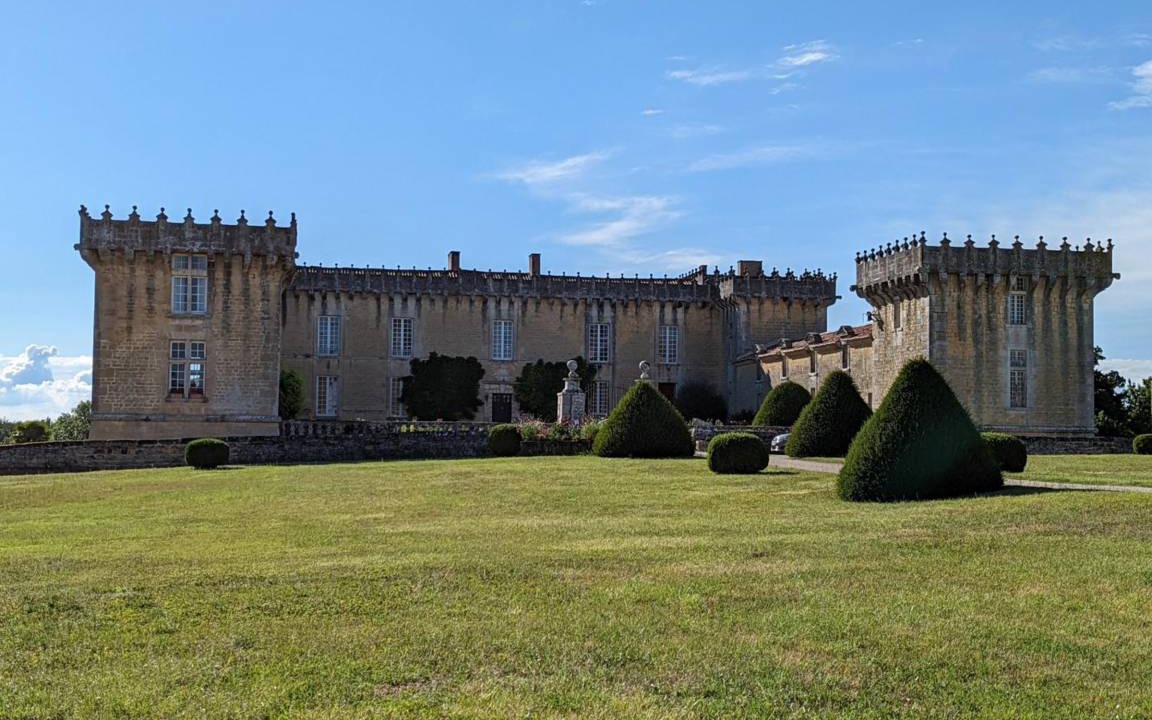 Photo of Buildings in Cherves-Richemont