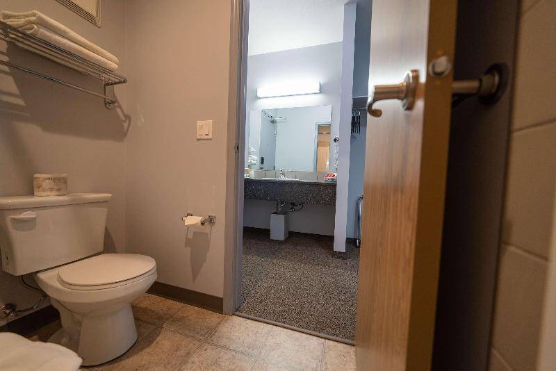 Photo of Bathroom in Hardisty