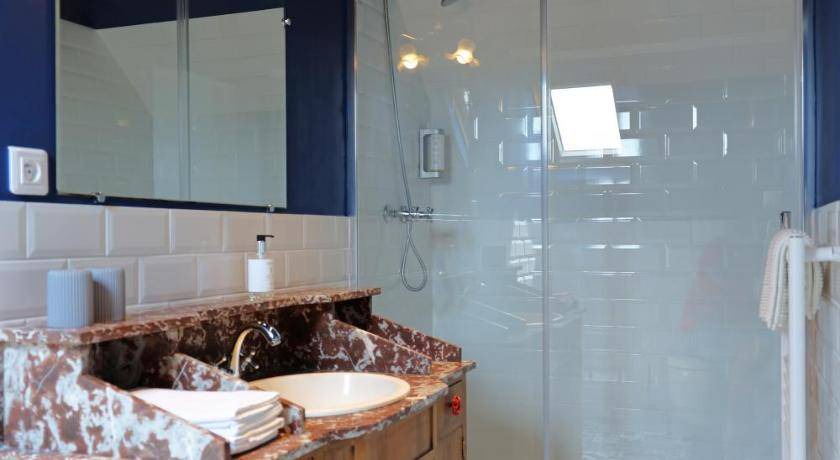 Photo of Bathroom in Ennetieres-en-Weppes