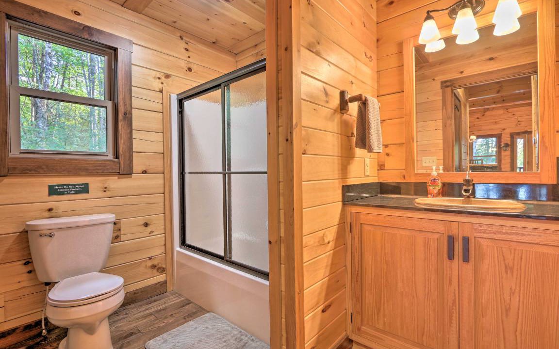 Photo of Bathroom in Logan