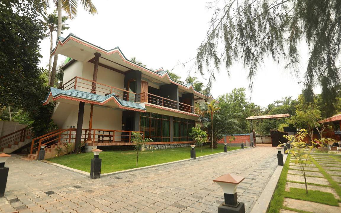 Photo of Others in Poovar
