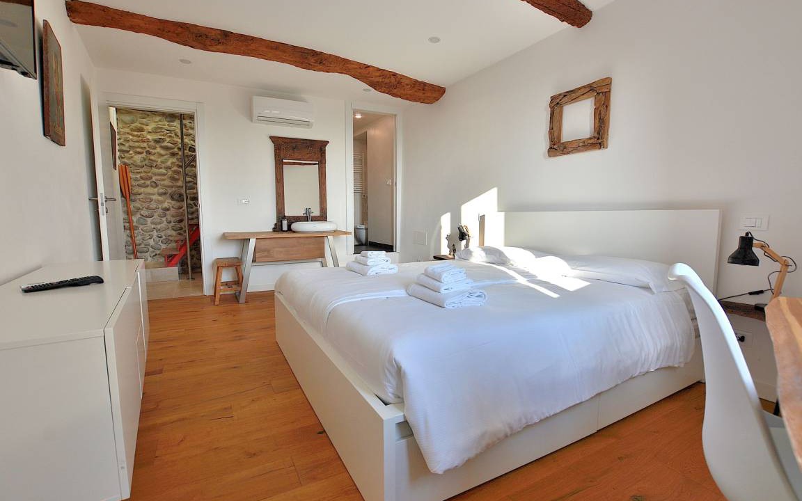 Photo of Bedroom in Calmasino
