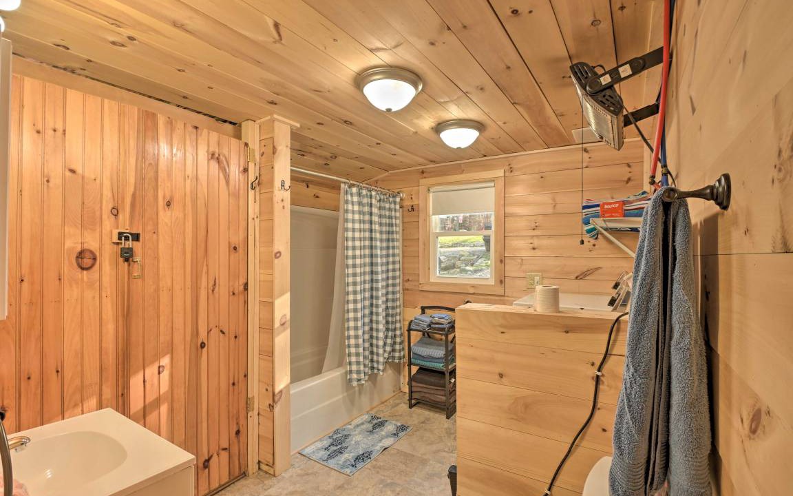 Photo of Bathroom in Ellsworth