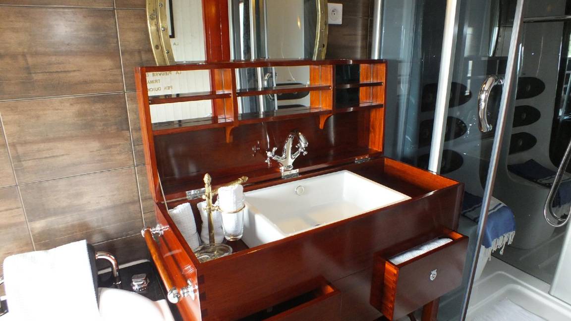 Photo of Bathroom in Tregastel