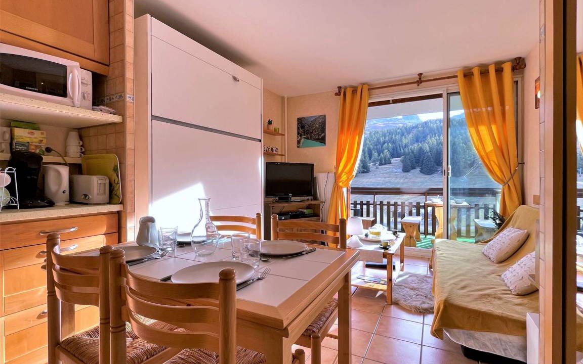 Photo of Livingroom in Saint-Etienne-en-Devoluy