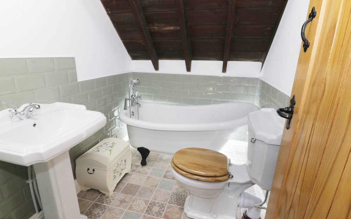 Photo of Bathroom in Crynant