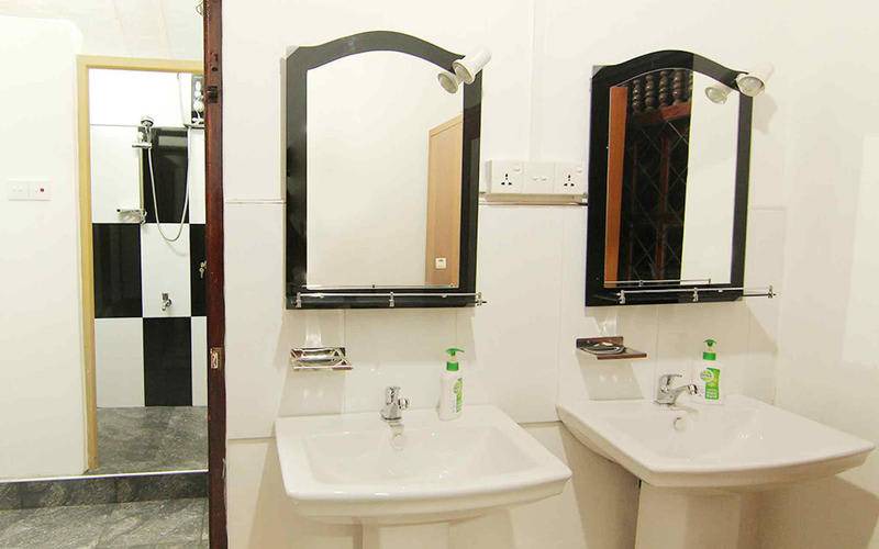 Photo of Bathroom in Tennekumbura