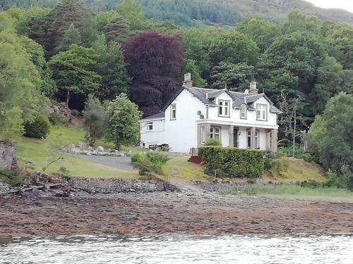 Photo of Buildings in Lochgoilhead
