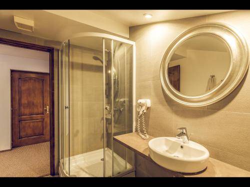 Photo of Bathroom in Cornu