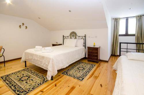 Photo of Bedroom in Santa Marta de Penaguiao