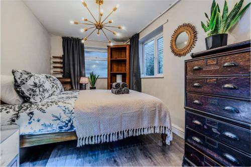 Photo of Bedroom in Saint Paul's