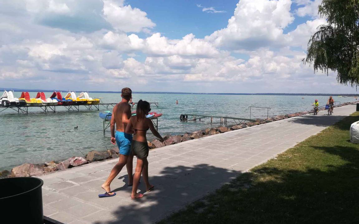 Photo of Human In Picture in Siofok