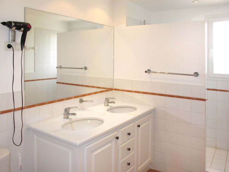Photo of Bathroom in La Rouviere