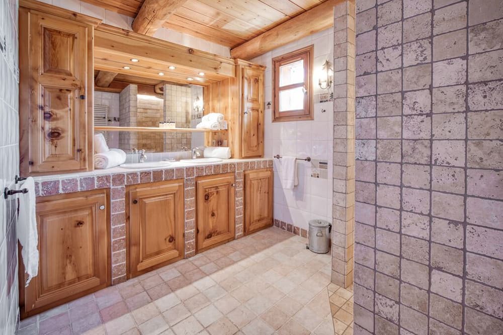 Photo of Bathroom in Tignes le Lac