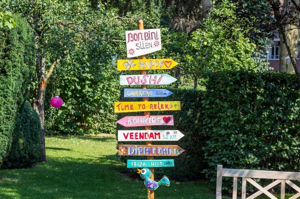 Photo of Others in Sleen