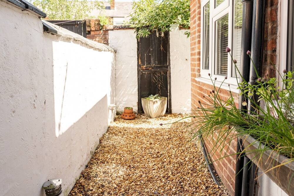Photo of Outdoor in Hoole
