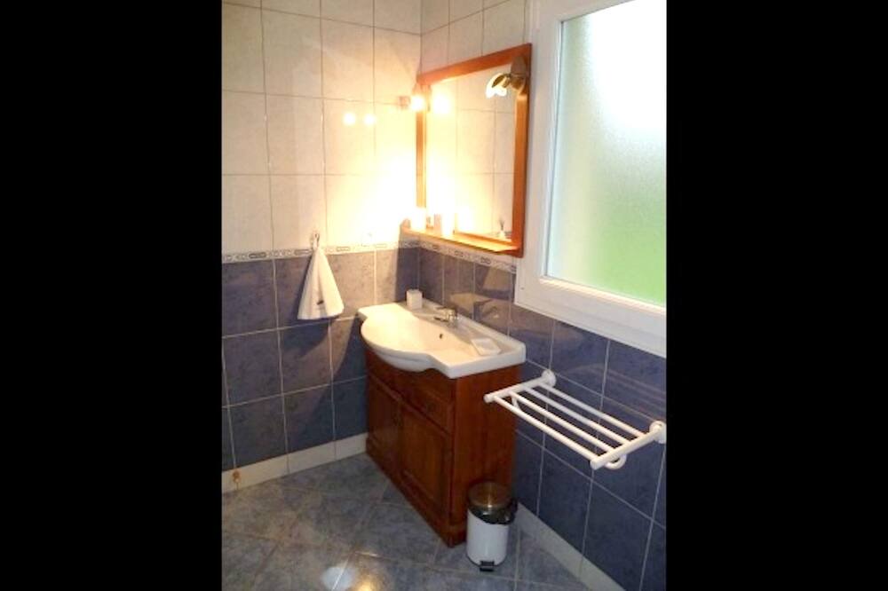 Photo of Bathroom in Saint-Nic
