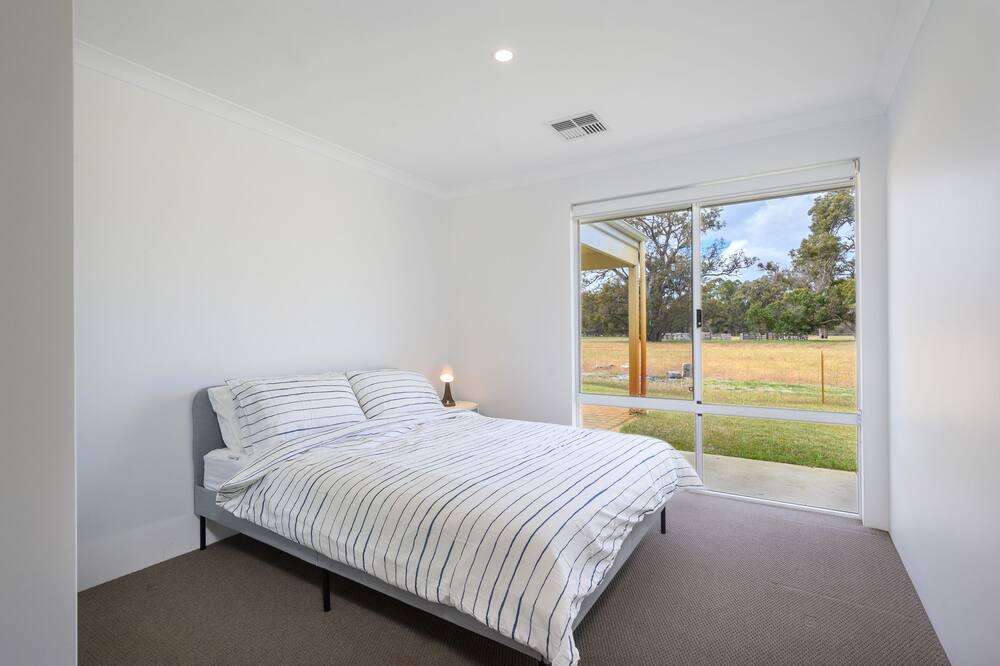 Photo of Bedroom in Lake Clifton