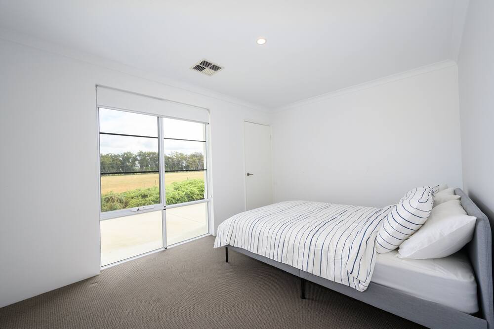 Photo of Bedroom in Lake Clifton