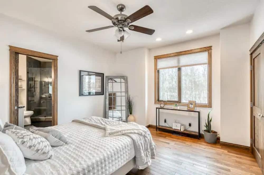 Photo of Bedroom in Airdrie