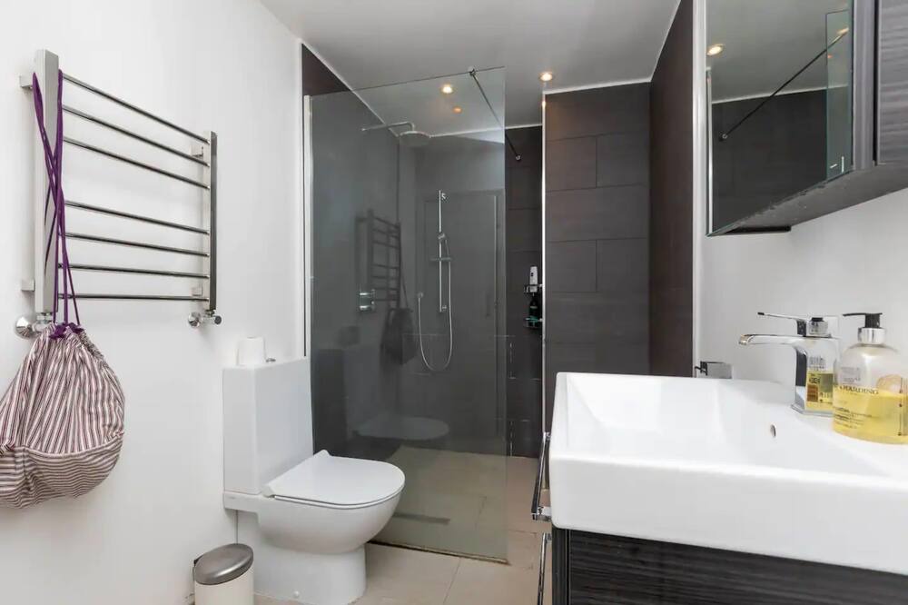 Photo of Bathroom in St. Helen's
