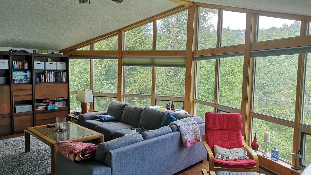 Photo of Livingroom in Utterson