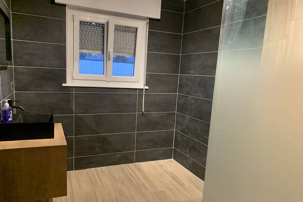 Photo of Bathroom in Travexin