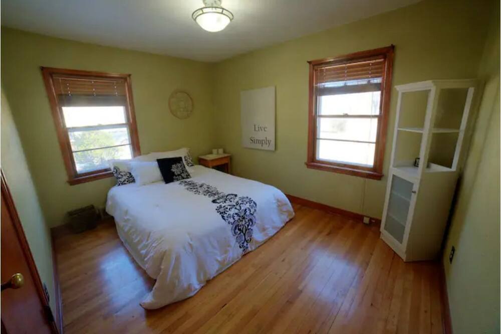 Photo of Bedroom in Oconomowoc
