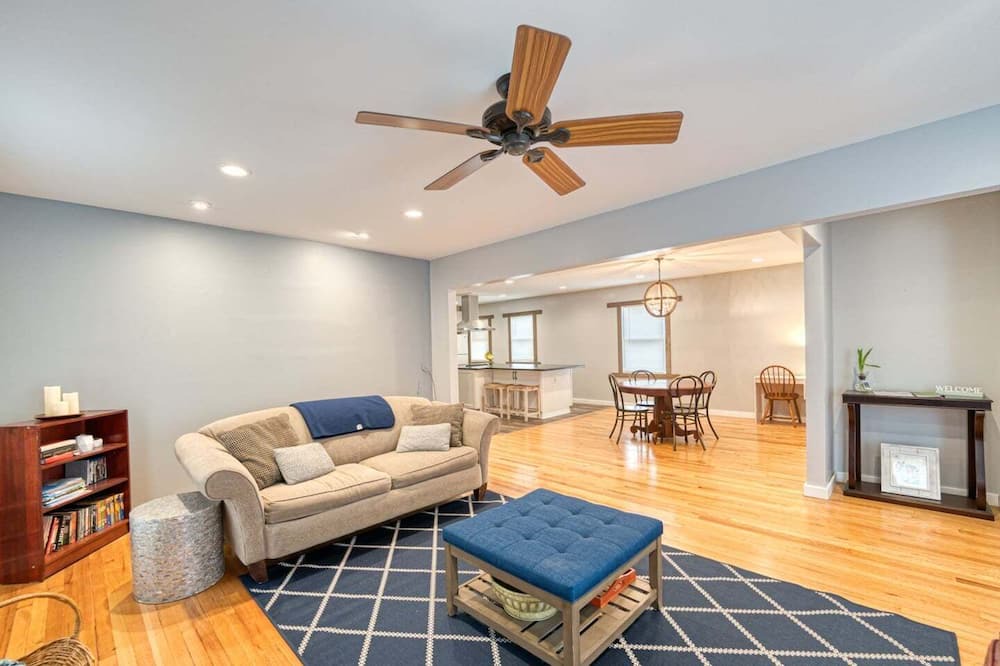 Photo of Bedroom in Oconomowoc