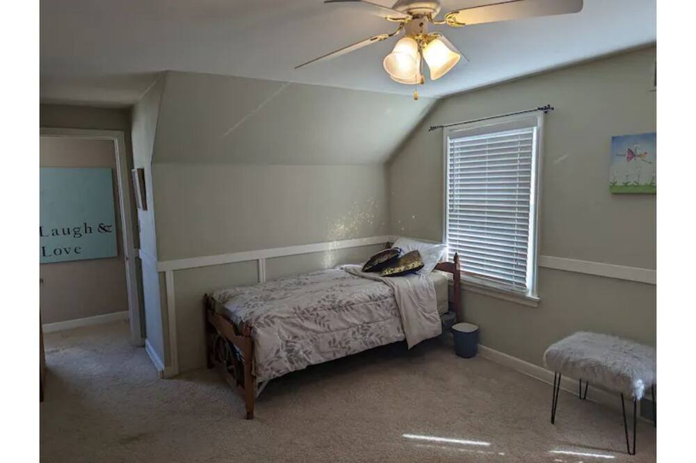 Photo of Bedroom in Oconomowoc