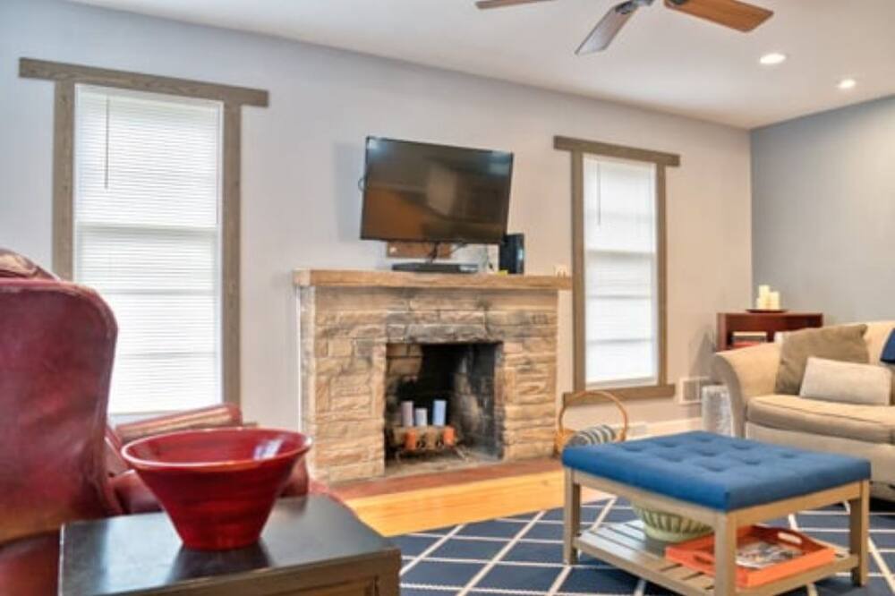 Photo of Livingroom in Oconomowoc